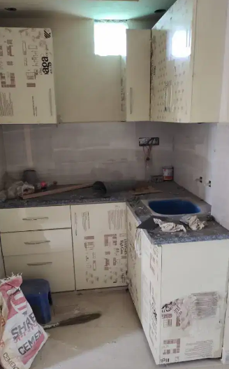 1BHK Urgent Sale Free Hold Third Floor With Roof Ready To Move