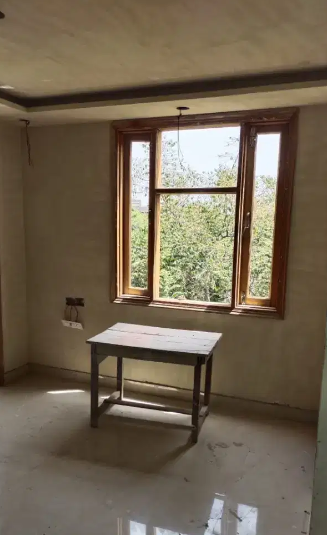 1BHK Urgent Sale Free Hold Third Floor With Roof Ready To Move